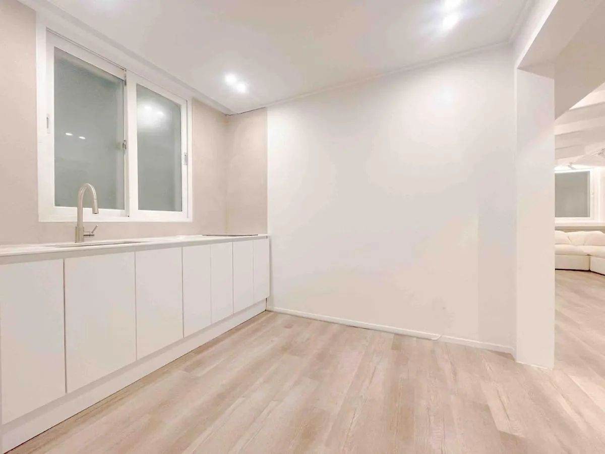 4Br Designer House In Hongdae Apartment Seoul